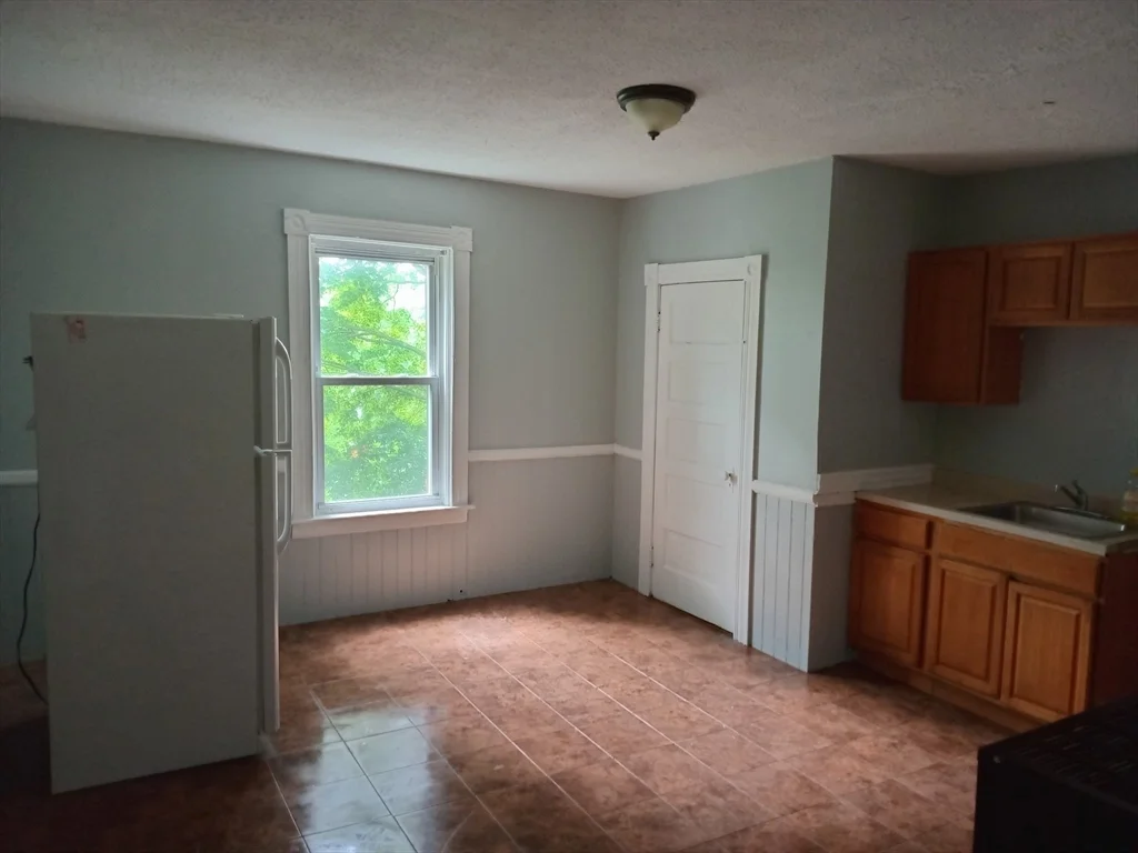 2 bed, 1 bath apartment for rent at 86 Marshall St Unit 2, Fitchburg — photo 7 of 12