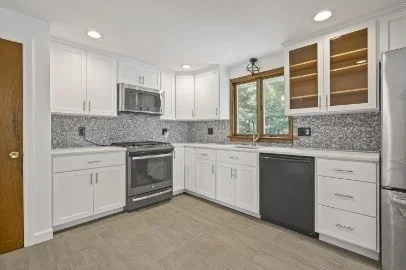 4 bed, 2 bath apartment for rent at 86 Milton St Unit 1, West End — photo 4 of 12
