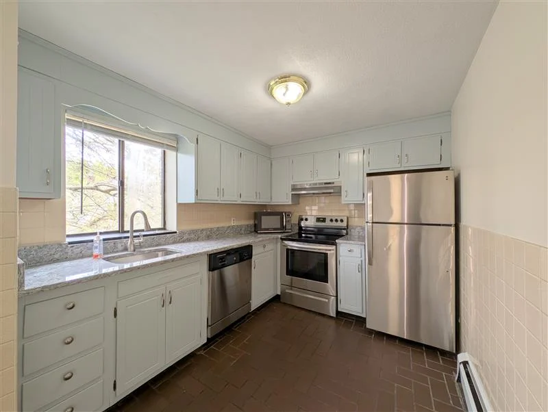 1 bed, 1 bath apartment for rent at 86 Newbury St Unit 6, Teele Square — photo 5 of 15