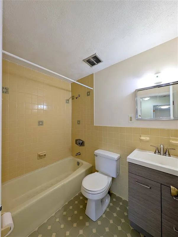 1 bed, 1 bath apartment for rent at 86 Newbury St Unit 6, Teele Square — photo 11 of 15