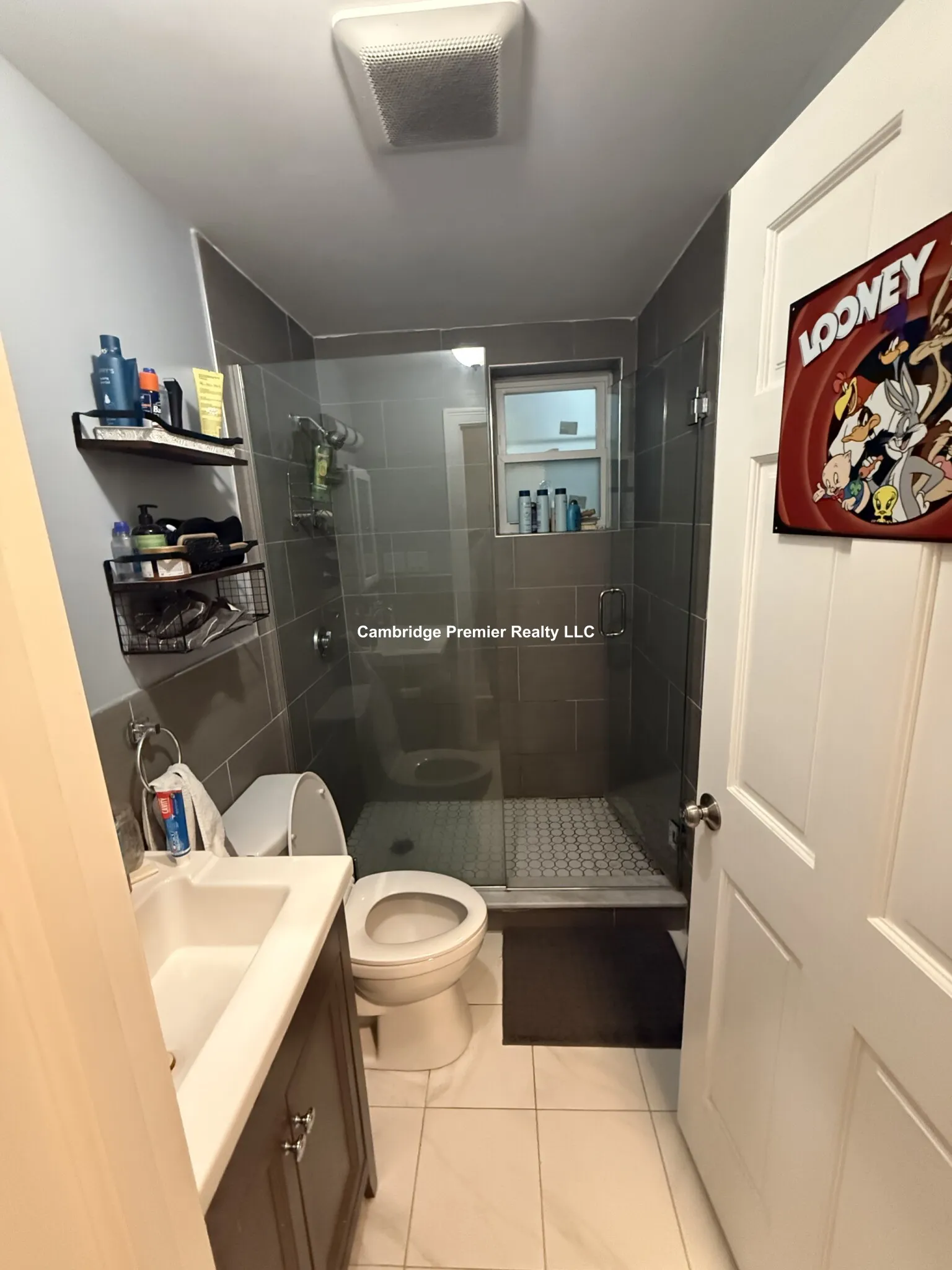 3 bed, 2 bath apartment for rent at 86 Norfolk St Unit 2, The Port — photo 6 of 32