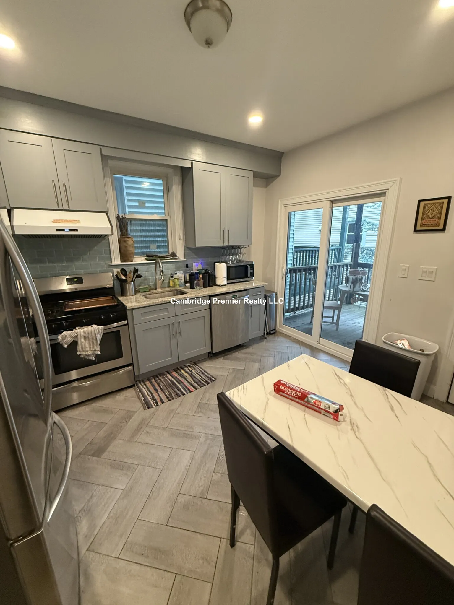 3 bed, 2 bath apartment for rent at 86 Norfolk St Unit 2, The Port — photo 17 of 32