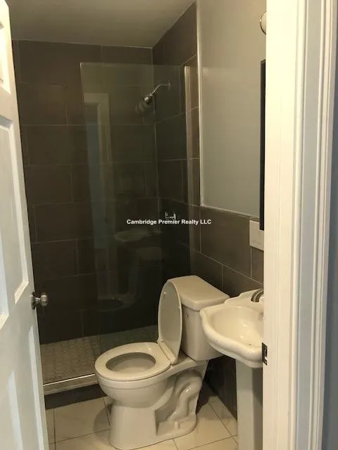 3 bed, 2 bath apartment for rent at 86 Norfolk St Unit 2, The Port — photo 29 of 32