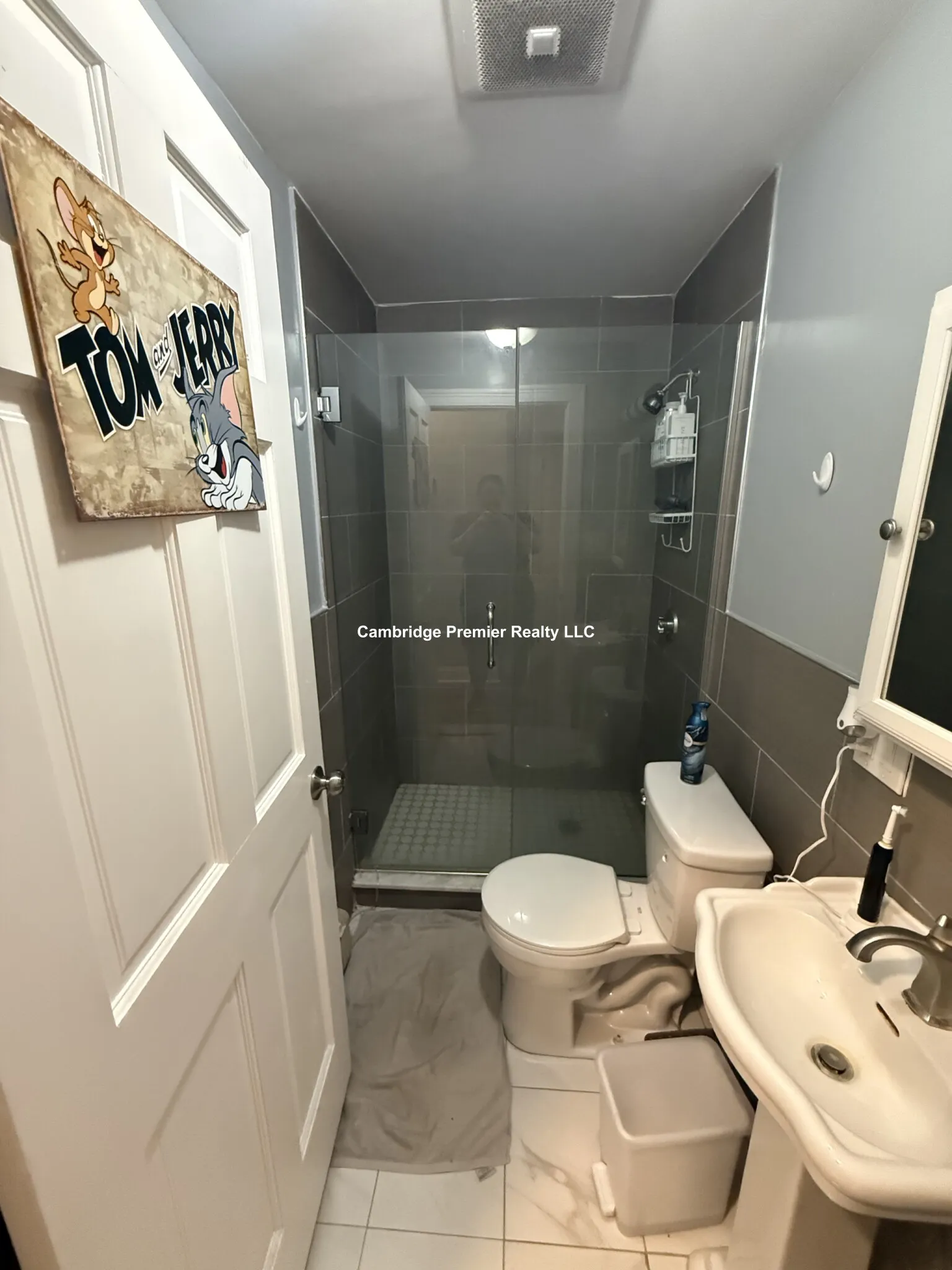 3 bed, 2 bath apartment for rent at 86 Norfolk St Unit 2, The Port — photo 7 of 32
