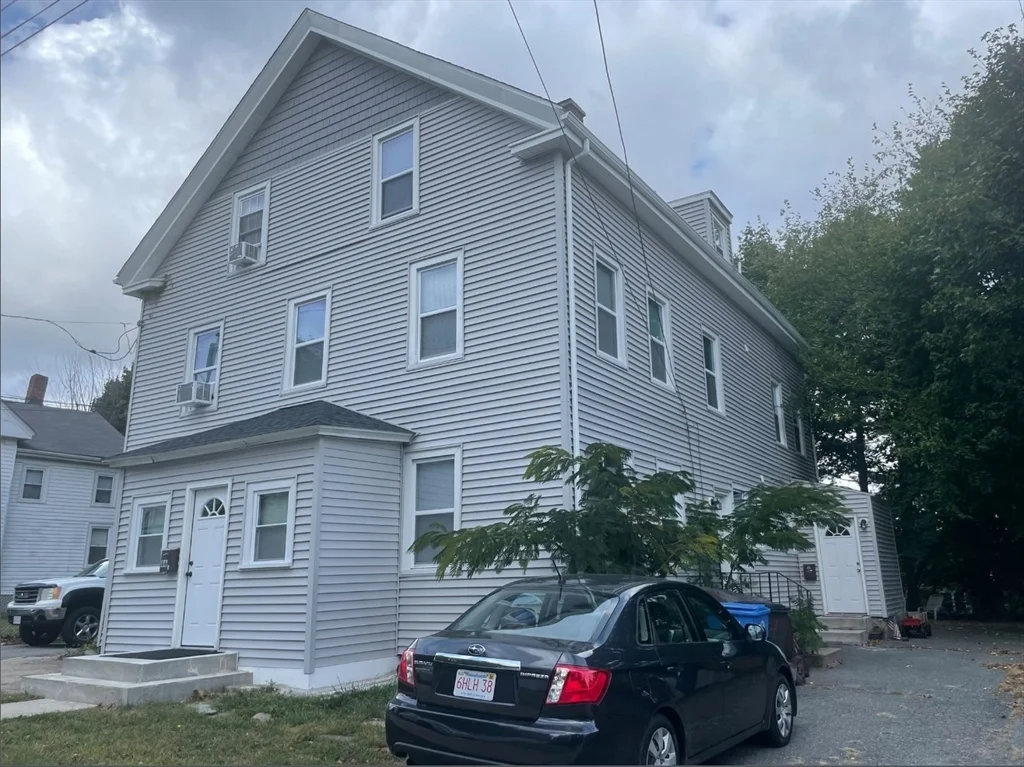 3 bed, 1 bath apartment for rent at 86 Oak St Unit A, Waltham