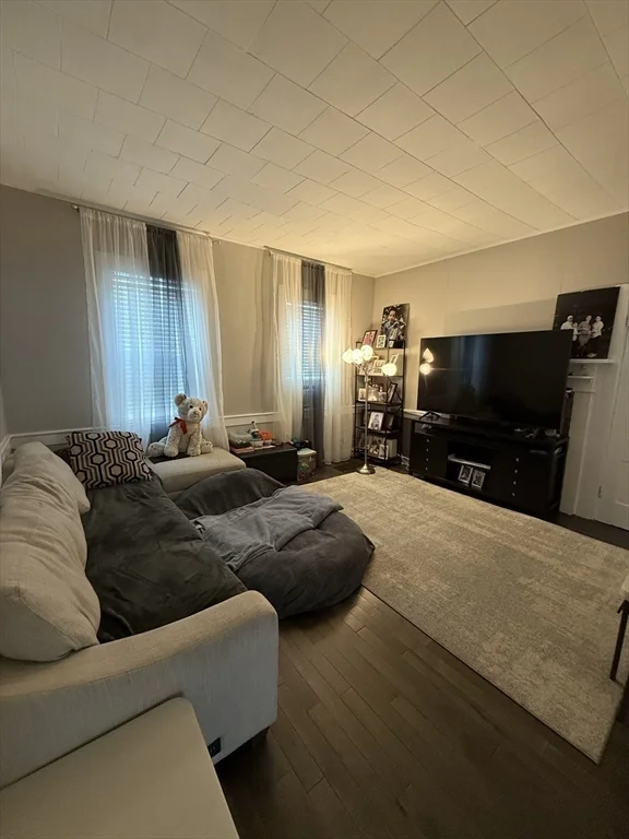 3 bed, 1 bath apartment for rent at 86 Oak St Unit A, Waltham — photo 8 of 17