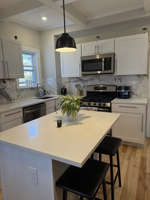 3 bed, 1 bath apartment for rent at 86 Oak St Unit C, Waltham — photo 5 of 28
