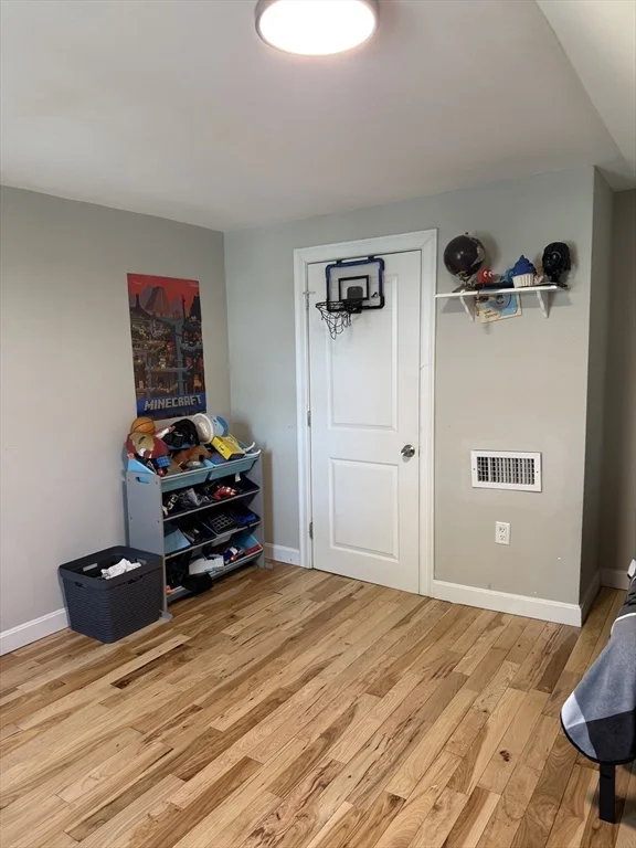 3 bed, 1 bath apartment for rent at 86 Oak St Unit C, Waltham — photo 14 of 28