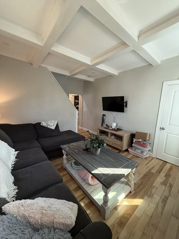 3 bed, 1 bath apartment for rent at 86 Oak St Unit C, Waltham — photo 9 of 28