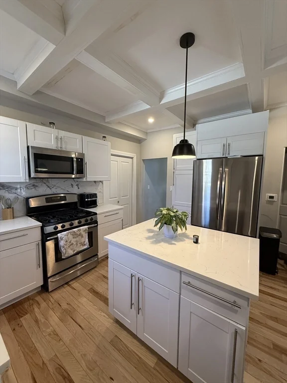 3 bed, 1 bath apartment for rent at 86 Oak St Unit C, Waltham — photo 7 of 28