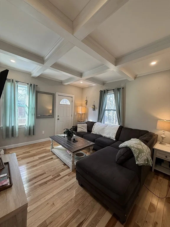 3 bed, 1 bath apartment for rent at 86 Oak St Unit C, Waltham — photo 8 of 28