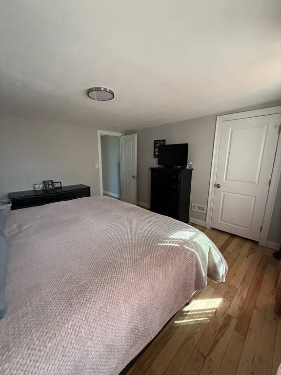 3 bed, 1 bath apartment for rent at 86 Oak St Unit C, Waltham — photo 12 of 28