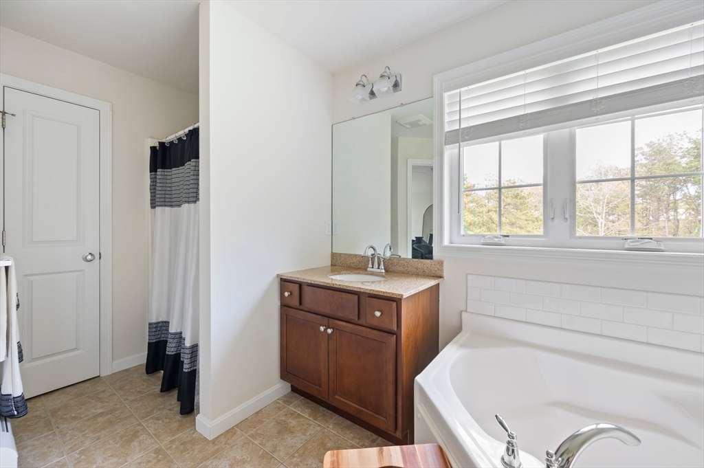 4 bed, 3 bath apartment for rent at 86 Pioneer Trail, Plymouth — photo 25 of 42