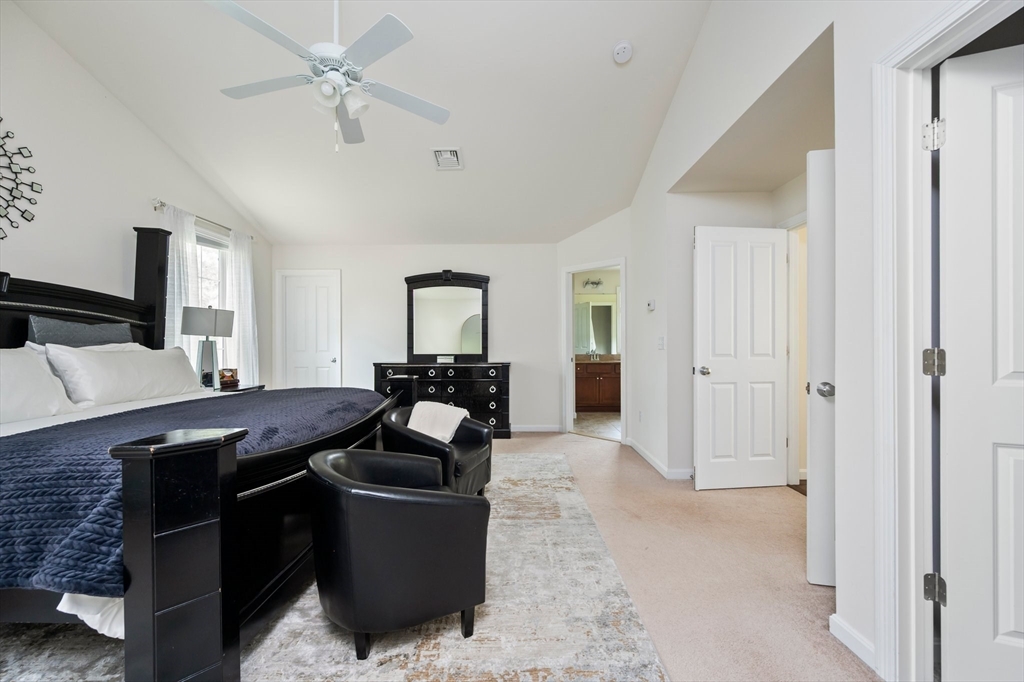 4 bed, 3 bath apartment for rent at 86 Pioneer Trail, Plymouth — photo 19 of 42