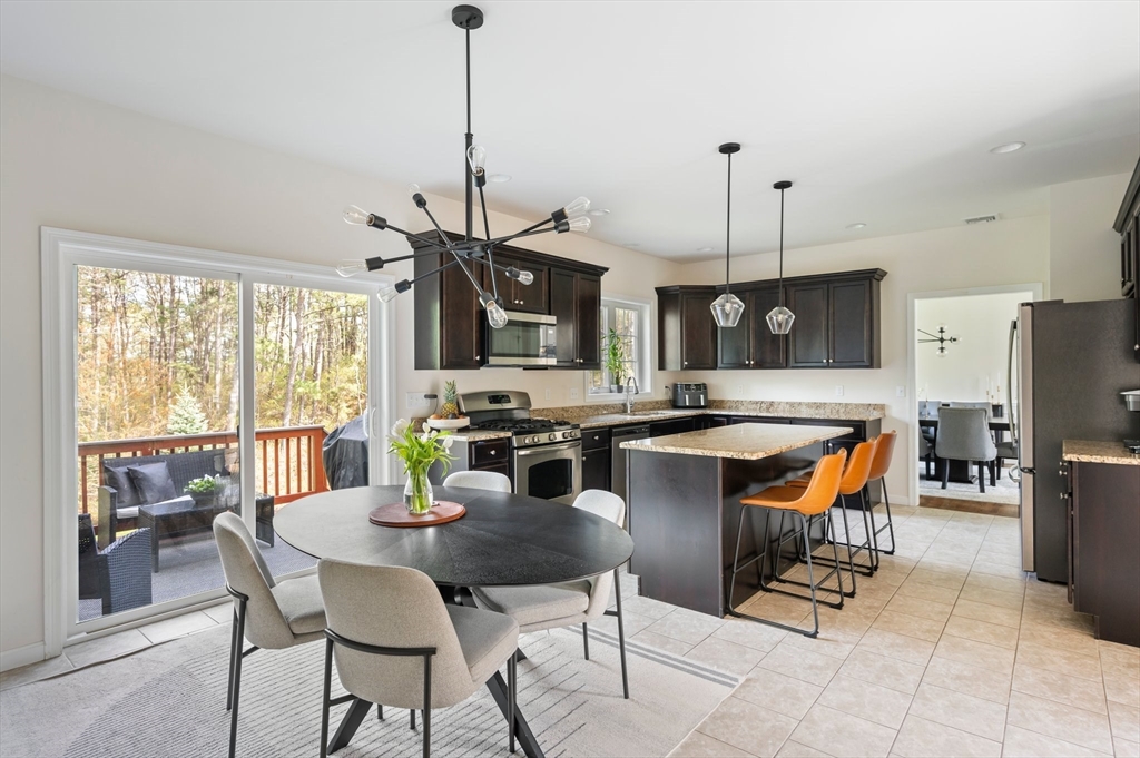 4 bed, 3 bath apartment for rent at 86 Pioneer Trail, Plymouth — photo 11 of 42