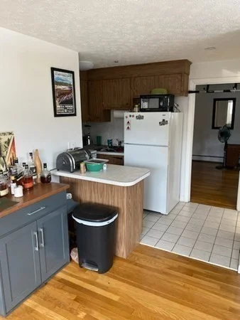 1 bed, 1 bath apartment for rent at 86 Quarry St Unit 2, Quincy