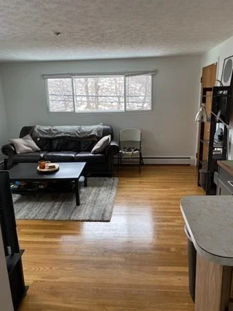1 bed, 1 bath apartment for rent at 86 Quarry St Unit 2, Quincy — photo 2 of 5