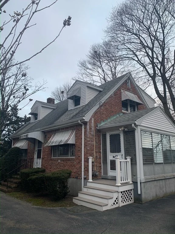 2 bed, 1 bath apartment for rent at 86-R Phipps St, Quincy