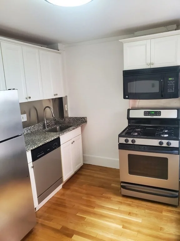 2 bed, 1 bath apartment for rent at 86 Savin Hill Ave Unit 3, Dorchester — photo 1 of 11