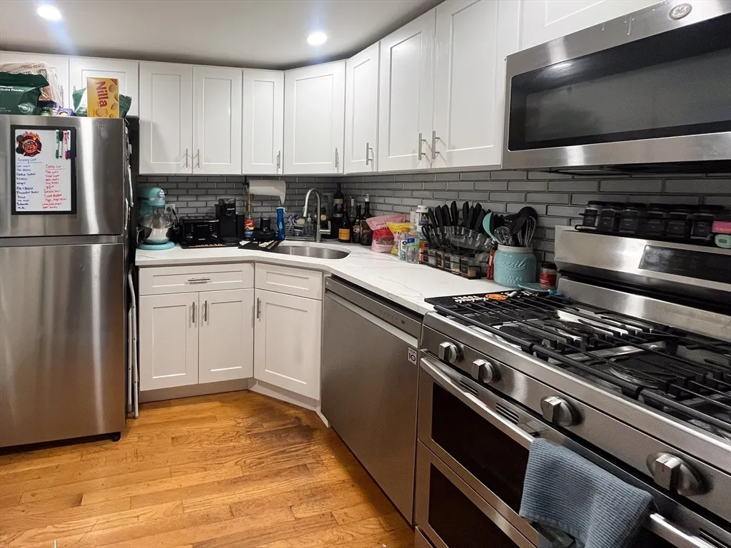 2 bed, 2 bath apartment for rent at 86 W 3rd St Unit 1, South Boston