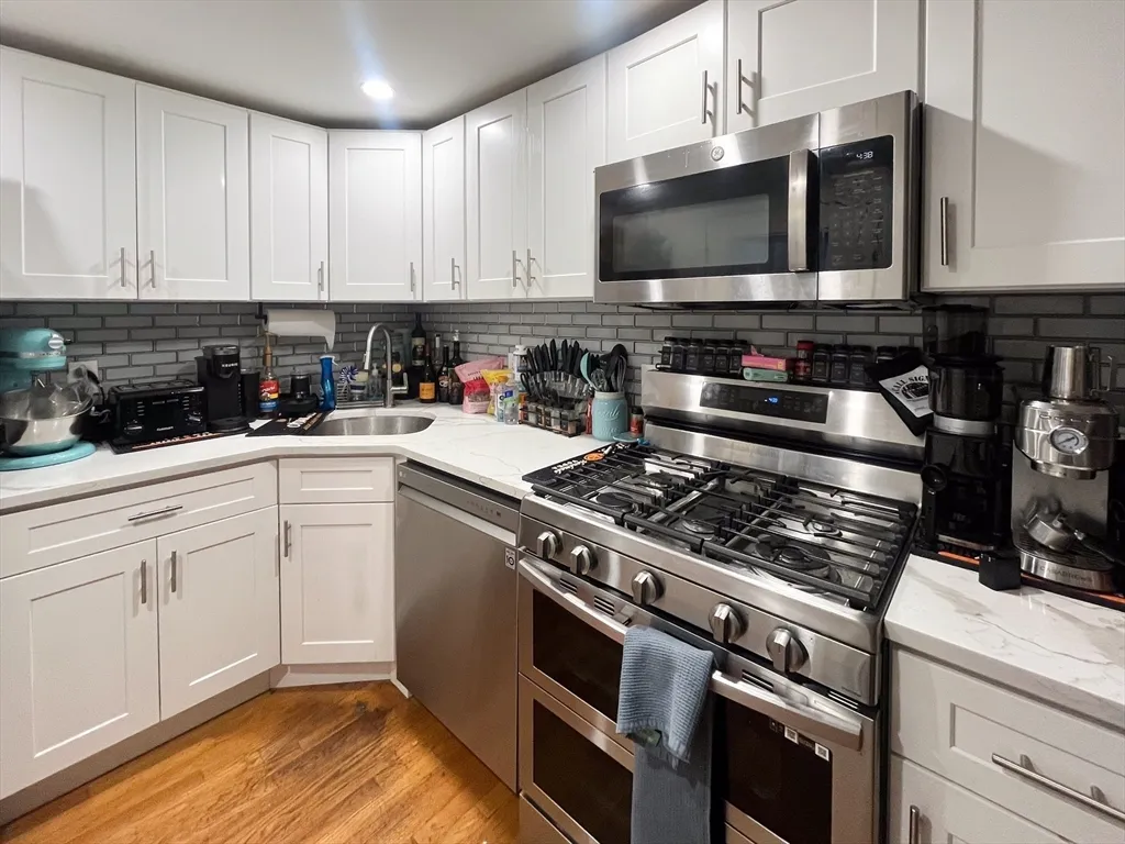 2 bed, 2 bath apartment for rent at 86 W 3rd St Unit 1, South Boston — photo 5 of 22