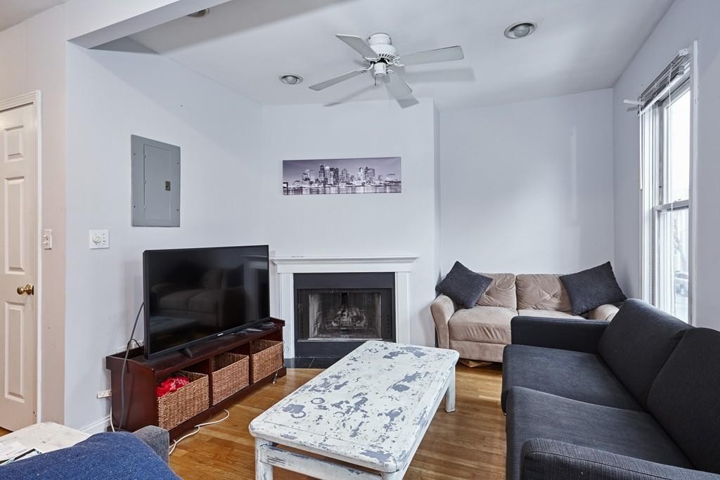 3 bed, 2 bath apartment for rent at 86 W 3rd St Unit 2, South Boston