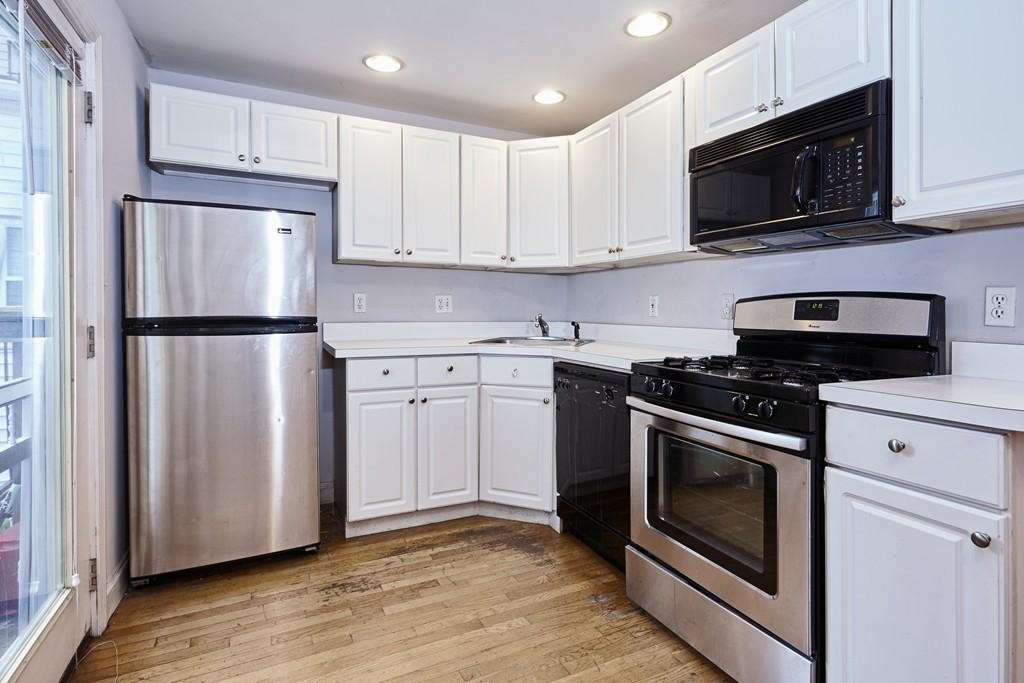 3 bed, 2 bath apartment for rent at 86 W 3rd St Unit 2, South Boston — photo 3 of 18