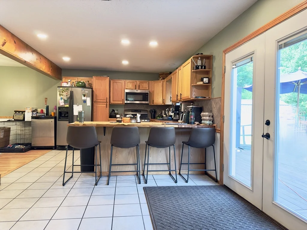 3 bed, 2 bath apartment for rent at 86 Walkeen Koziol Rd Unit B, Warren — photo 7 of 26