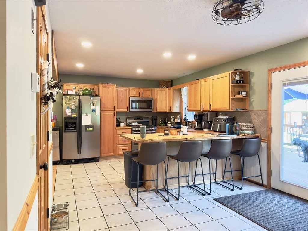 3 bed, 2 bath apartment for rent at 86 Walkeen Koziol Rd Unit B, Warren — photo 5 of 26