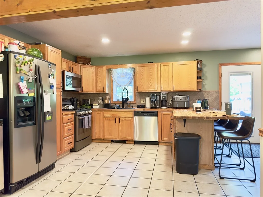 3 bed, 2 bath apartment for rent at 86 Walkeen Koziol Rd Unit B, Warren — photo 10 of 26