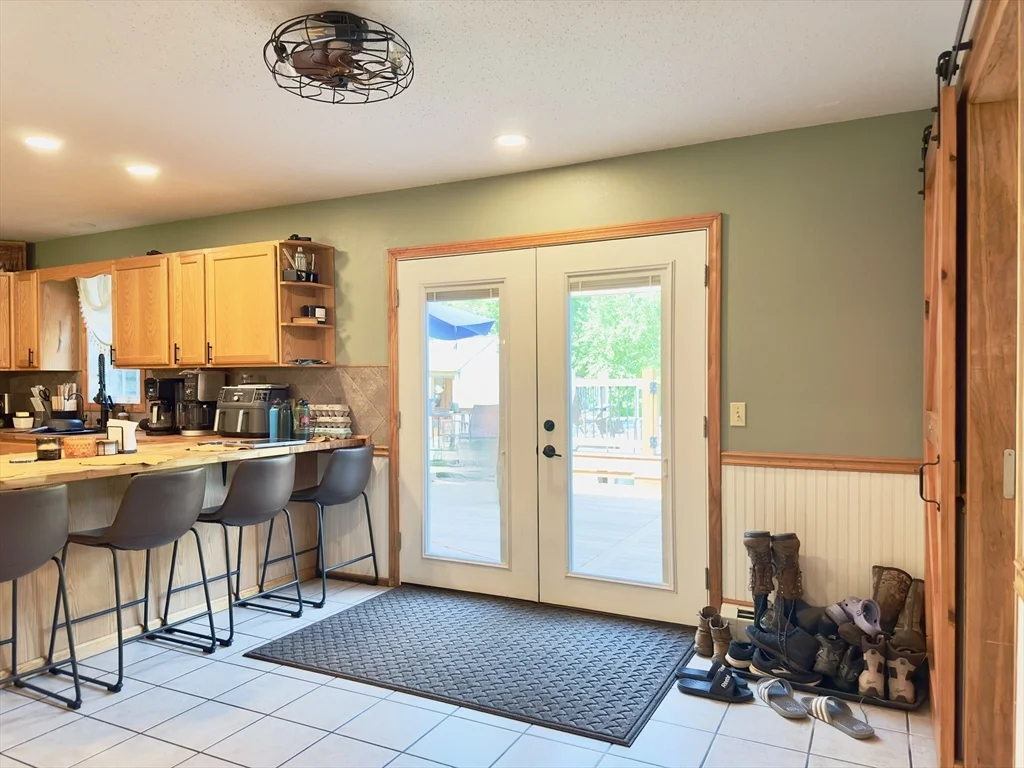 3 bed, 2 bath apartment for rent at 86 Walkeen Koziol Rd Unit B, Warren — photo 6 of 26