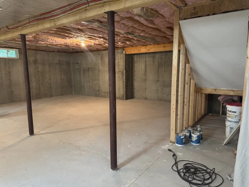 3 bed, 1 bath apartment for rent at 86 West St, Middleboro — photo 24 of 32