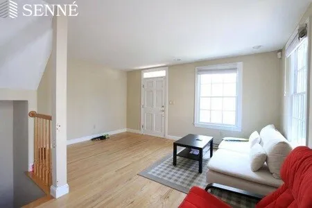 2.5 bed, 2 bath apartment for rent at 86 Winter St Unit 2, East Cambridge — photo 4 of 14