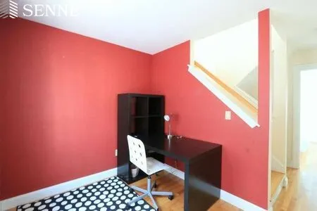 2.5 bed, 2 bath apartment for rent at 86 Winter St Unit 2, East Cambridge — photo 10 of 14