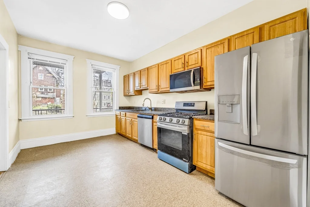 3 bed, 1 bath apartment for rent at 86 Winthrop St Unit 1, Roxbury — photo 13 of 41