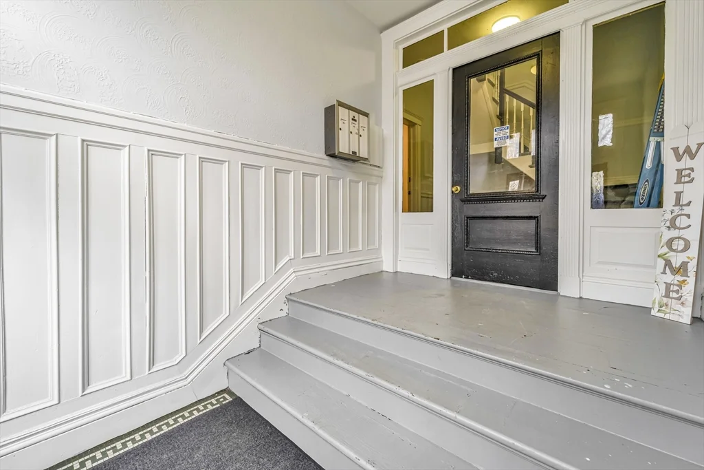 3 bed, 1 bath apartment for rent at 86 Winthrop St Unit 1, Roxbury — photo 4 of 41