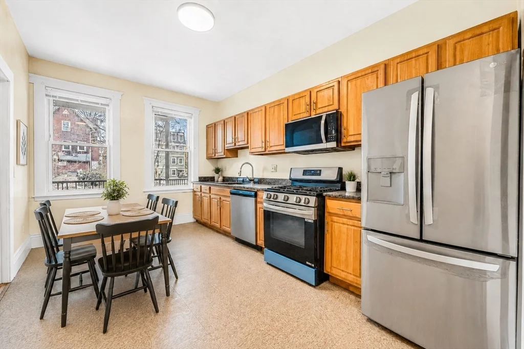 3 bed, 1 bath apartment for rent at 86 Winthrop St Unit 1, Roxbury — photo 12 of 41