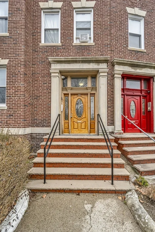 3 bed, 1 bath apartment for rent at 86 Winthrop St Unit 1, Roxbury — photo 14 of 41