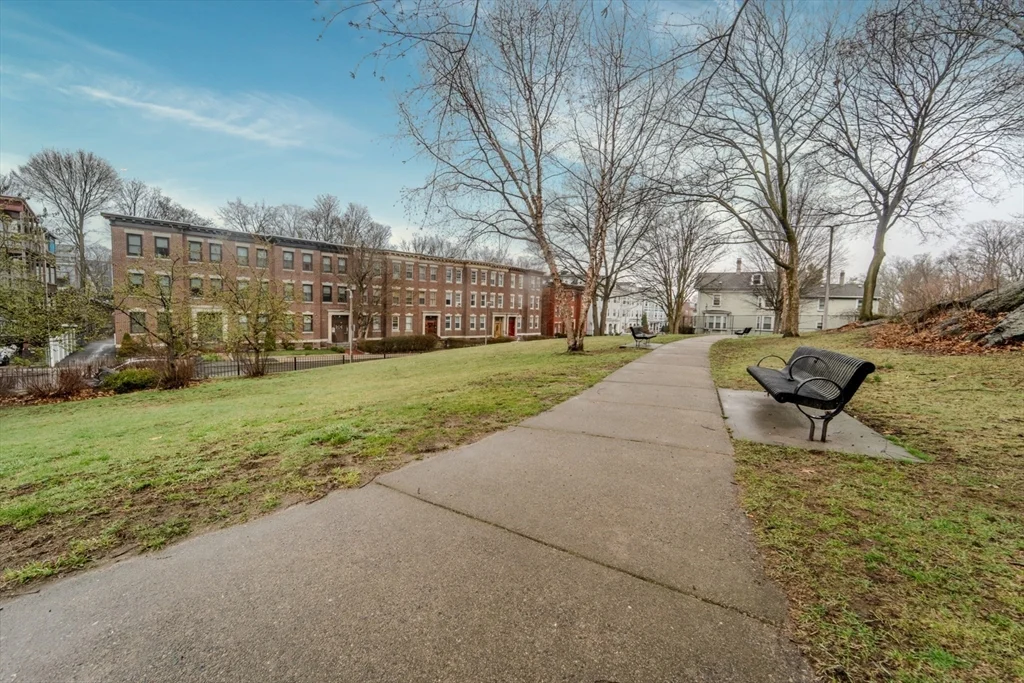 3 bed, 1 bath apartment for rent at 86 Winthrop St Unit 1, Roxbury — photo 28 of 41