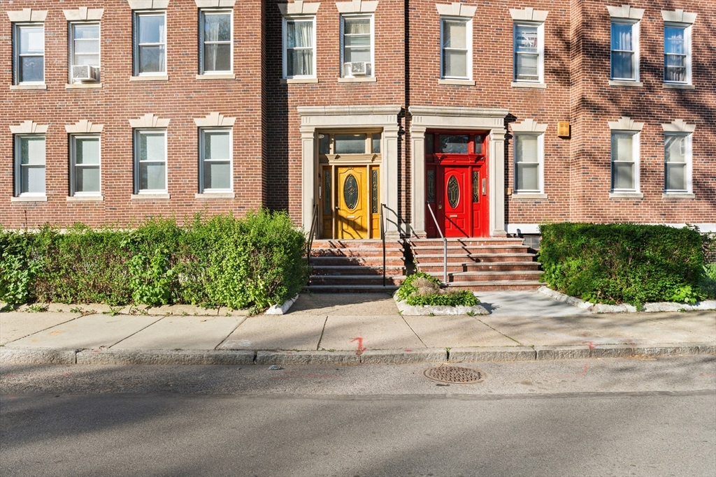 3 bed, 1 bath apartment for rent at 86 Winthrop St Unit 3, Roxbury — photo 23 of 33