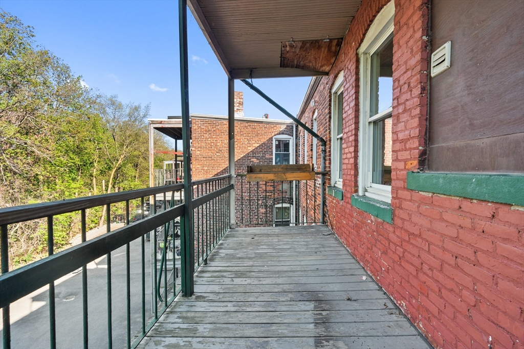 3 bed, 1 bath apartment for rent at 86 Winthrop St Unit 3, Roxbury — photo 21 of 33