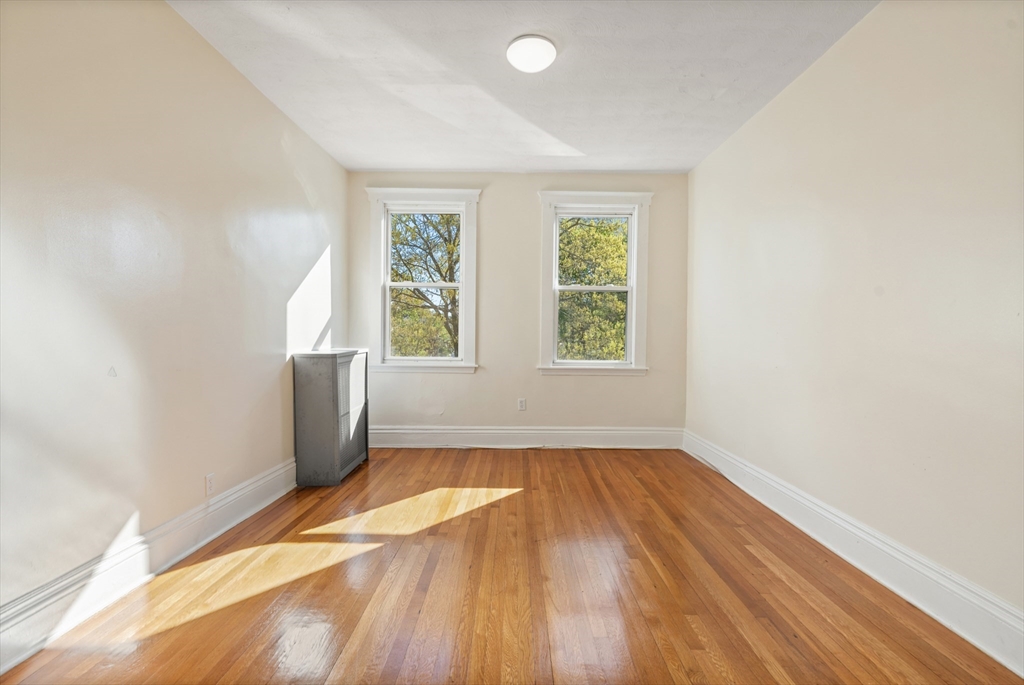 3 bed, 1 bath apartment for rent at 86 Winthrop St Unit 3, Roxbury — photo 12 of 33