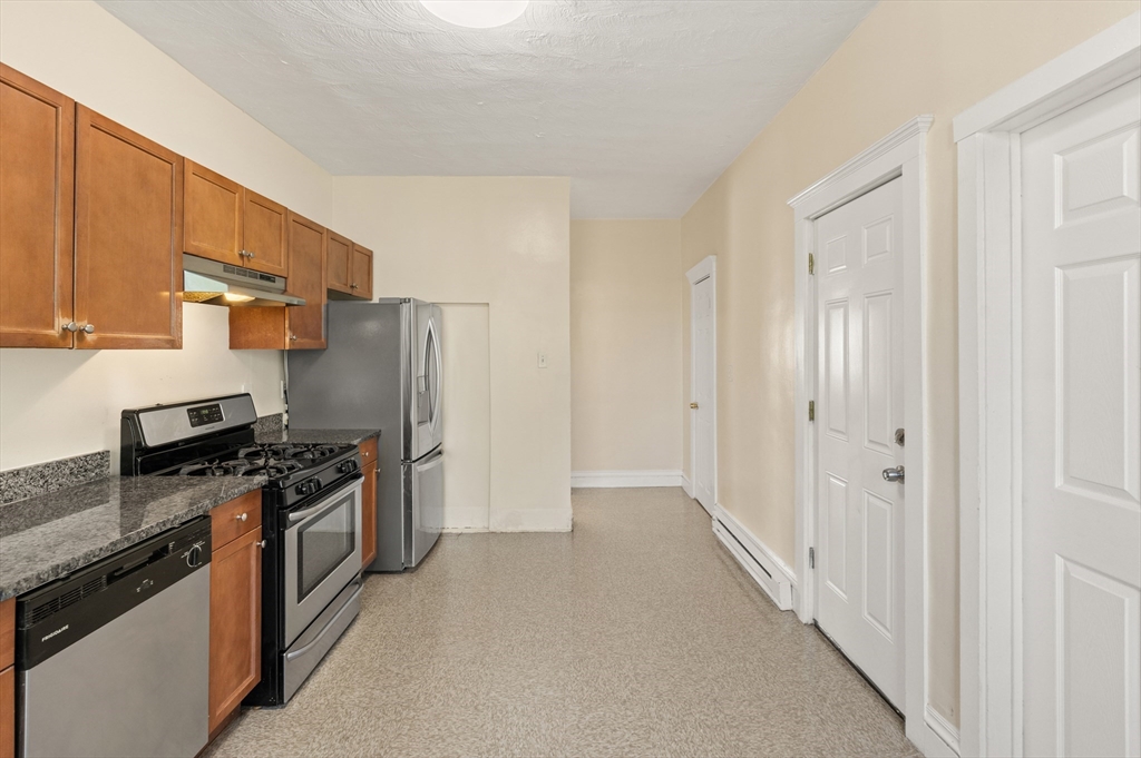 3 bed, 1 bath apartment for rent at 86 Winthrop St Unit 3, Roxbury — photo 19 of 33