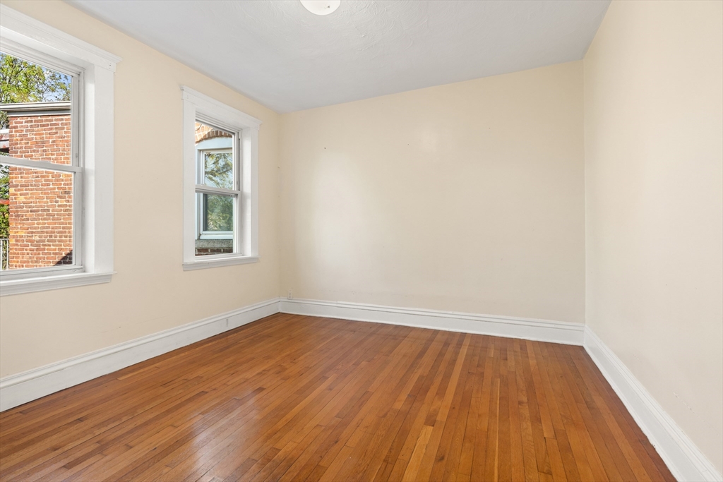 3 bed, 1 bath apartment for rent at 86 Winthrop St Unit 3, Roxbury — photo 14 of 33