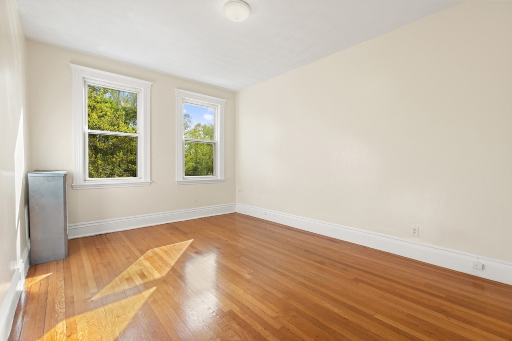 3 bed, 1 bath apartment for rent at 86 Winthrop St Unit 3, Roxbury — photo 13 of 33