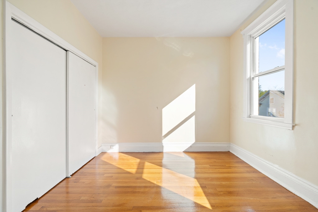 3 bed, 1 bath apartment for rent at 86 Winthrop St Unit 3, Roxbury — photo 9 of 33
