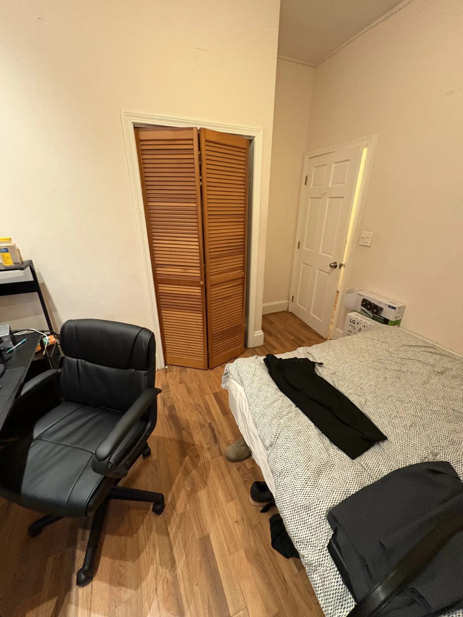 3 bed, 1 bath apartment for rent at 860 Huntington Ave Unit 1, Mission Hill — photo 16 of 25
