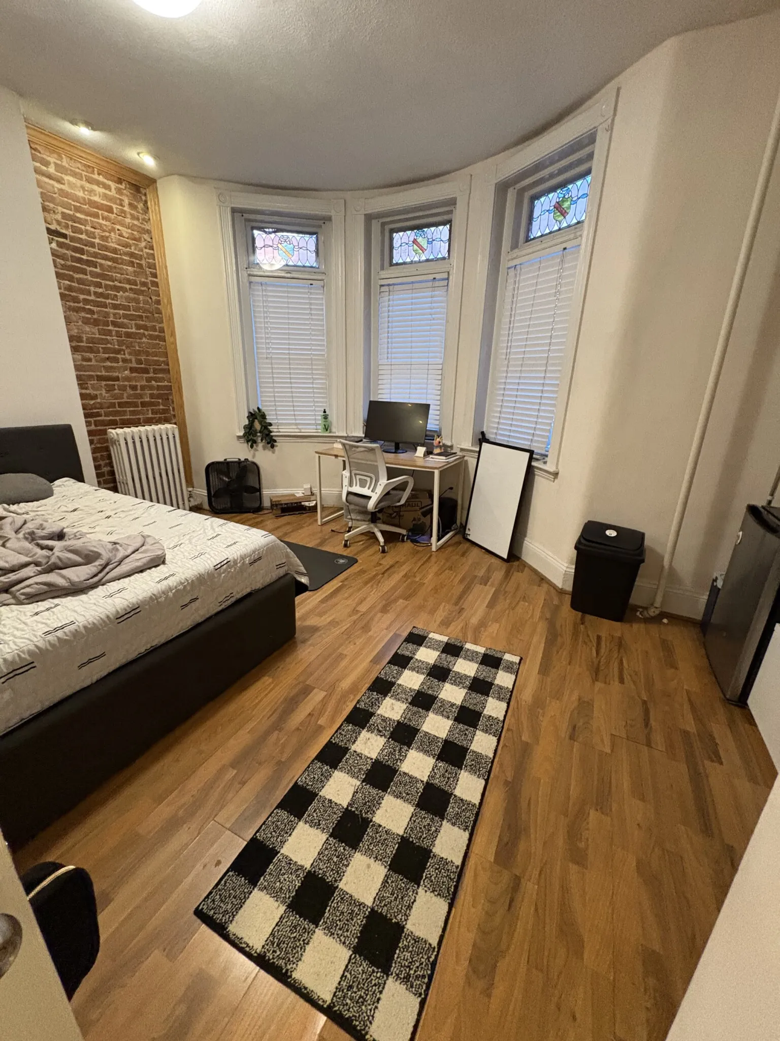 3 bed, 1 bath apartment for rent at 860 Huntington Ave Unit 1, Mission Hill — photo 20 of 25
