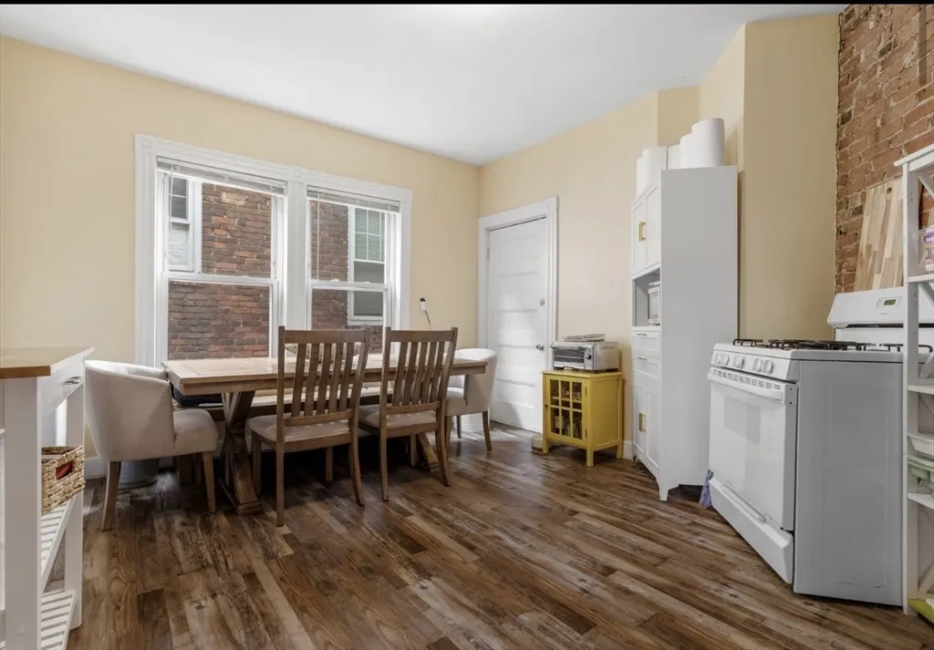 4 bed, 1 bath apartment for rent at 861 Dorchester Ave Unit 3, Dorchester — photo 3 of 14