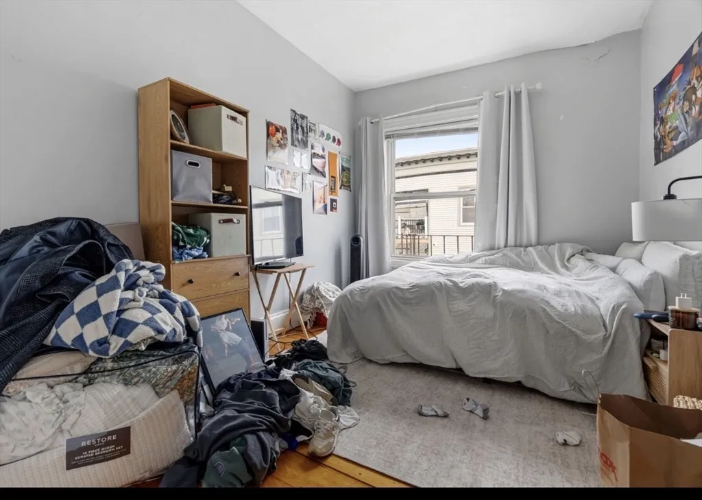 4 bed, 1 bath apartment for rent at 861 Dorchester Ave Unit 3, Dorchester — photo 9 of 14